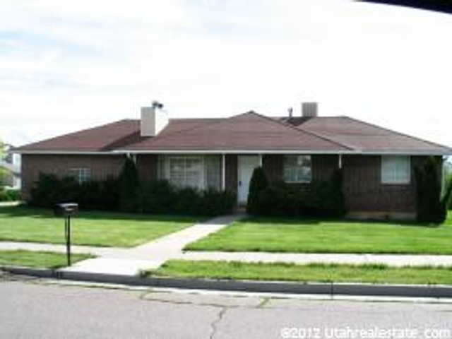 545 Allanwood Pl, Layton, UT 84040