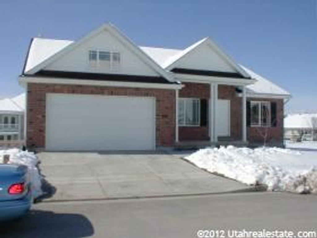 936 Centerville Commons Way, Centerville, UT 84014