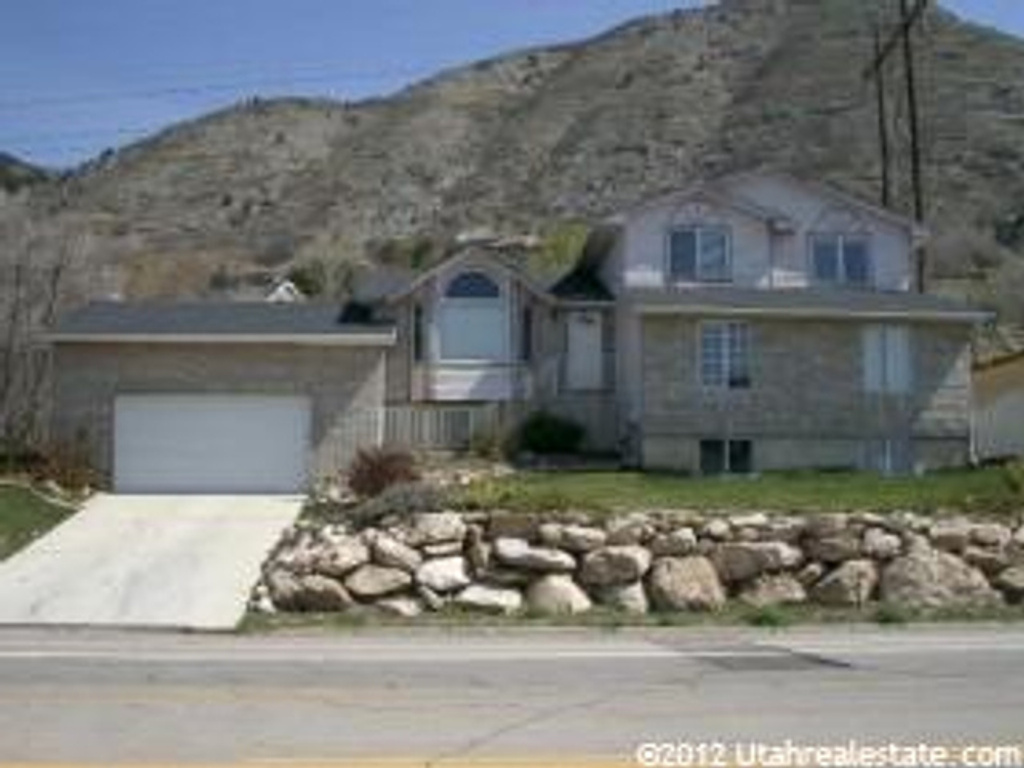4072 Foothill Dr, Provo, UT 84604