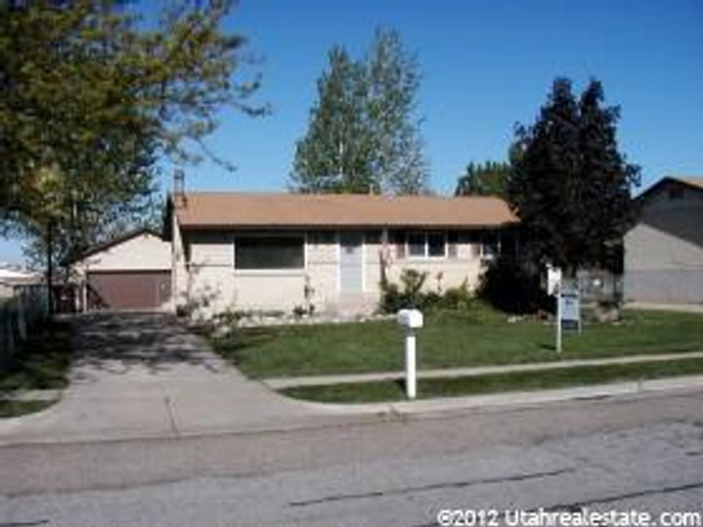 5897 S 3000 W, Roy, UT 84067