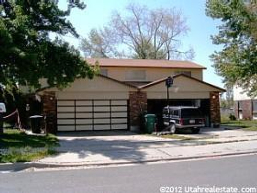 7424 Launa Dr, Midvale, UT 84047