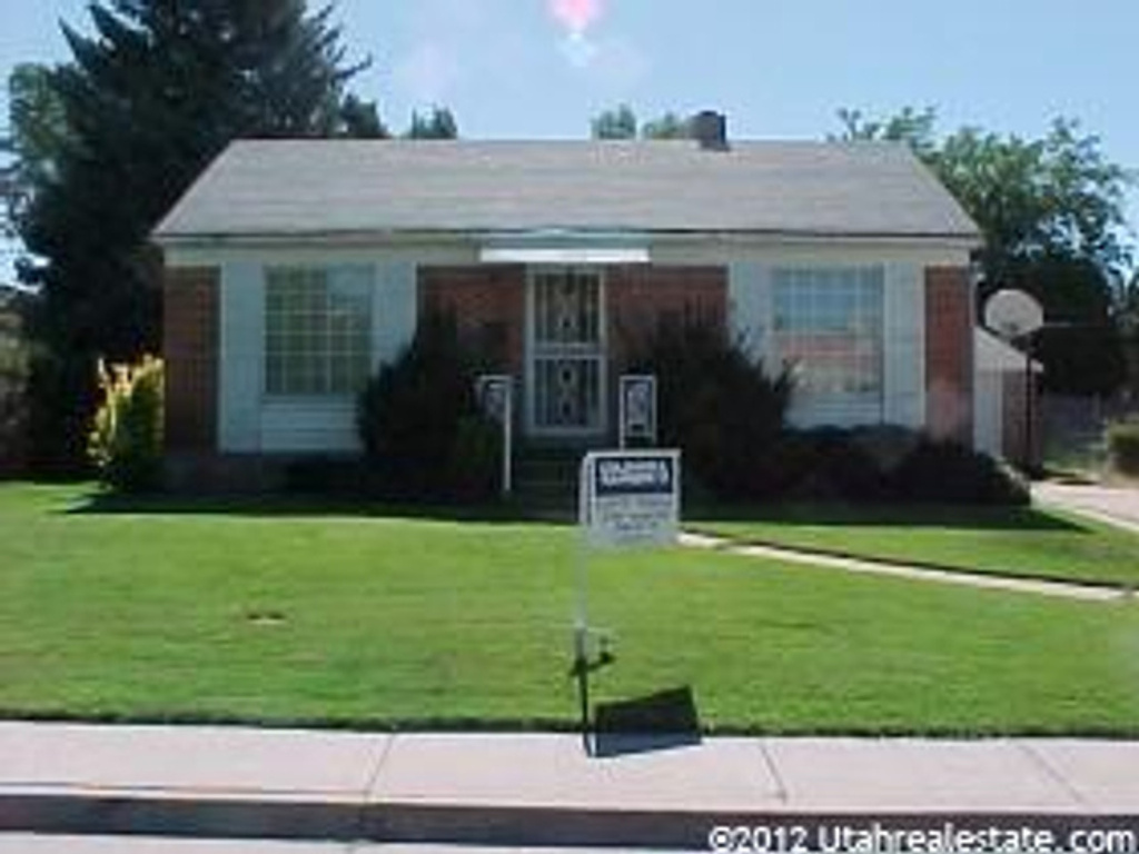 129 Parkway Dr, Clearfield, UT 84015