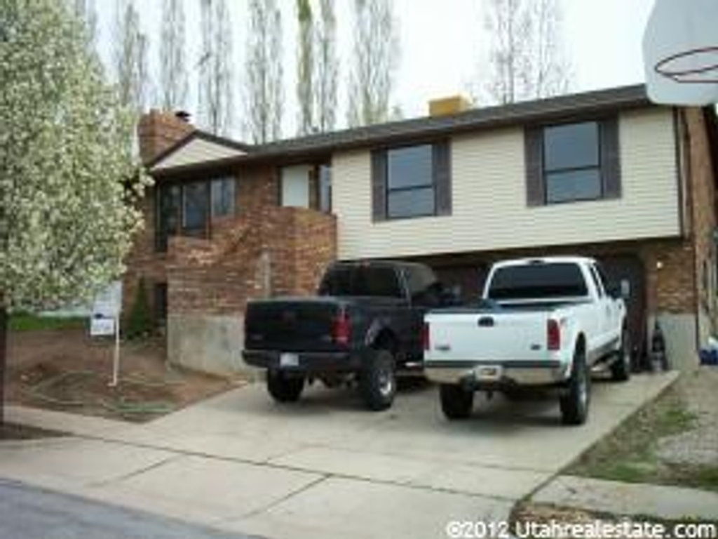 910 E 3400 N, Layton, UT 84040