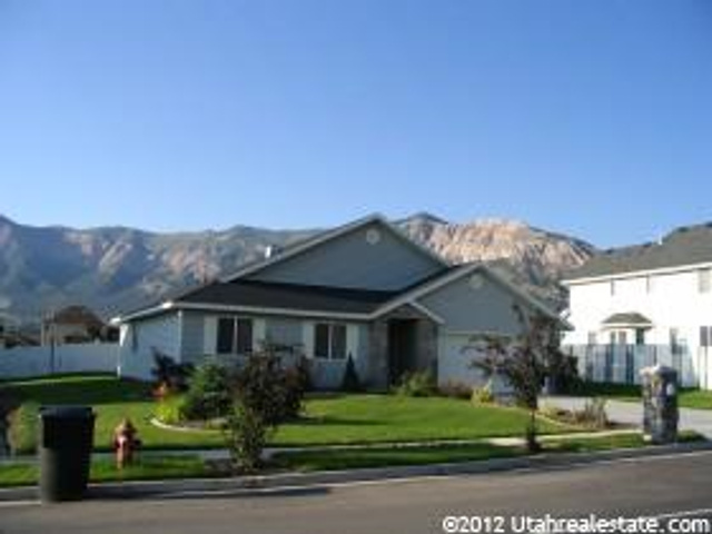 862 E 1700 N, North Ogden, UT 84414