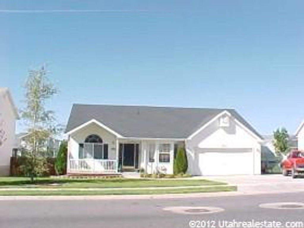 2660 W 4000 S, Roy, UT 84067