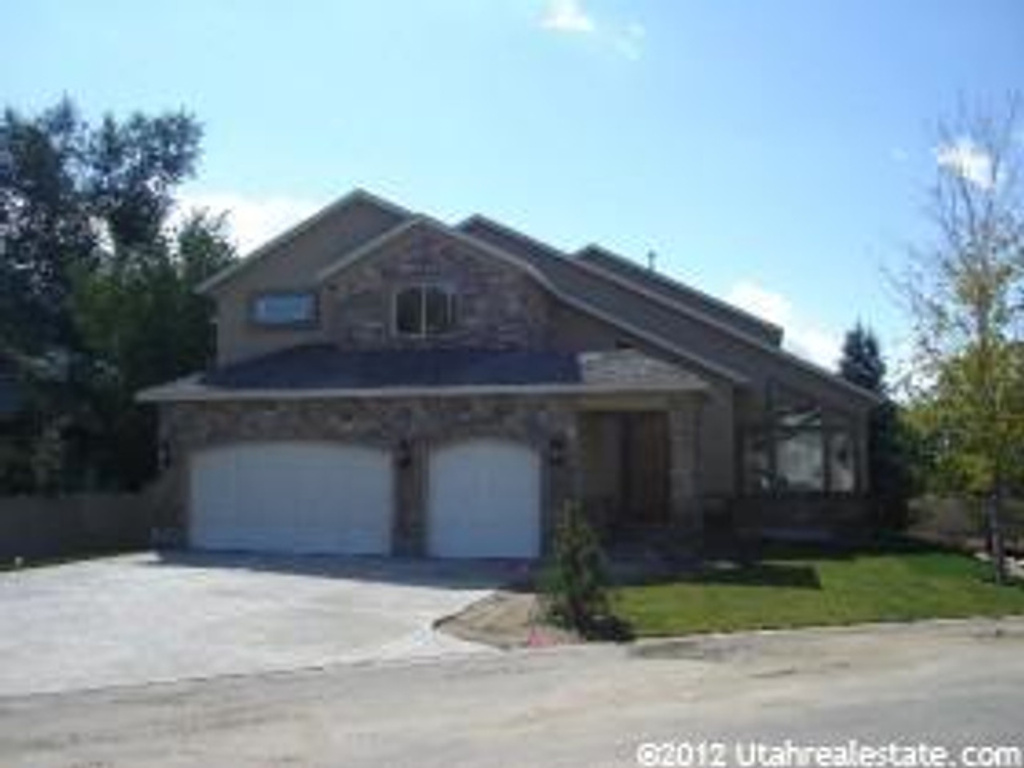 1724 E Sandys Grove Ln, Sandy, UT 84092