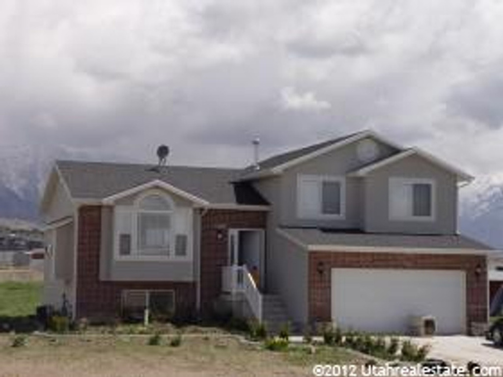 3702 N Higley Rd, Farr West, UT 84404