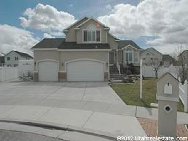 597 W 2075 N Cir, Centerville, UT 84014