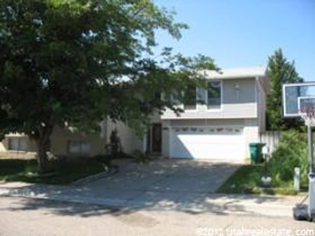 2160 W 5500 S, Roy, UT 84067