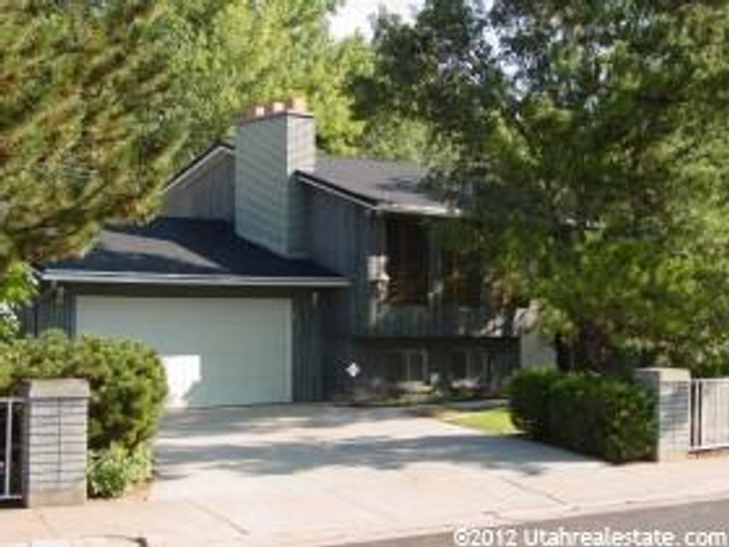 2115 E Howey Dr, Holladay, UT 84121