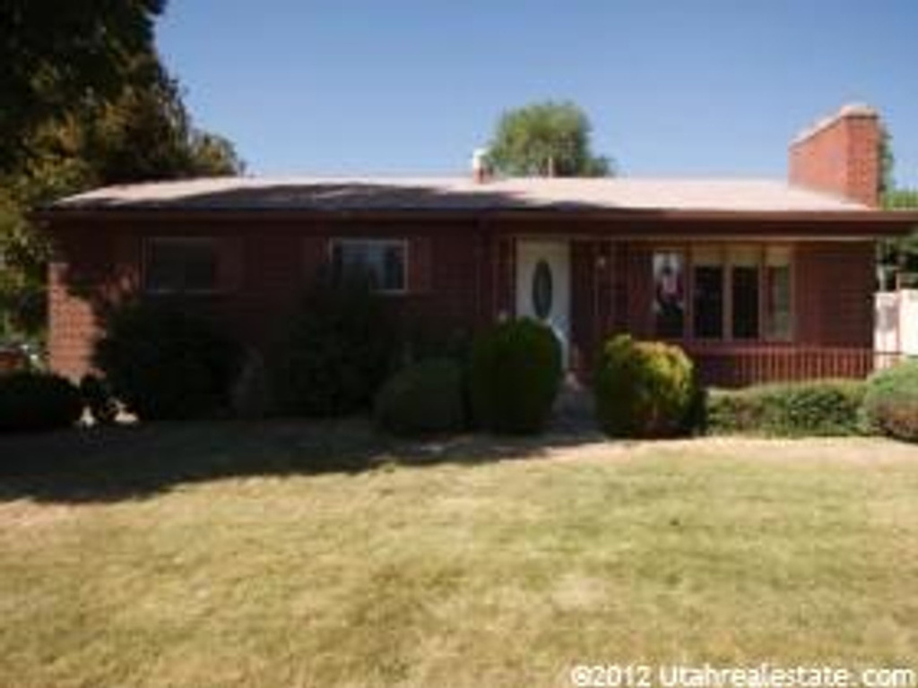 323 E Saunders St, Murray, UT 84107