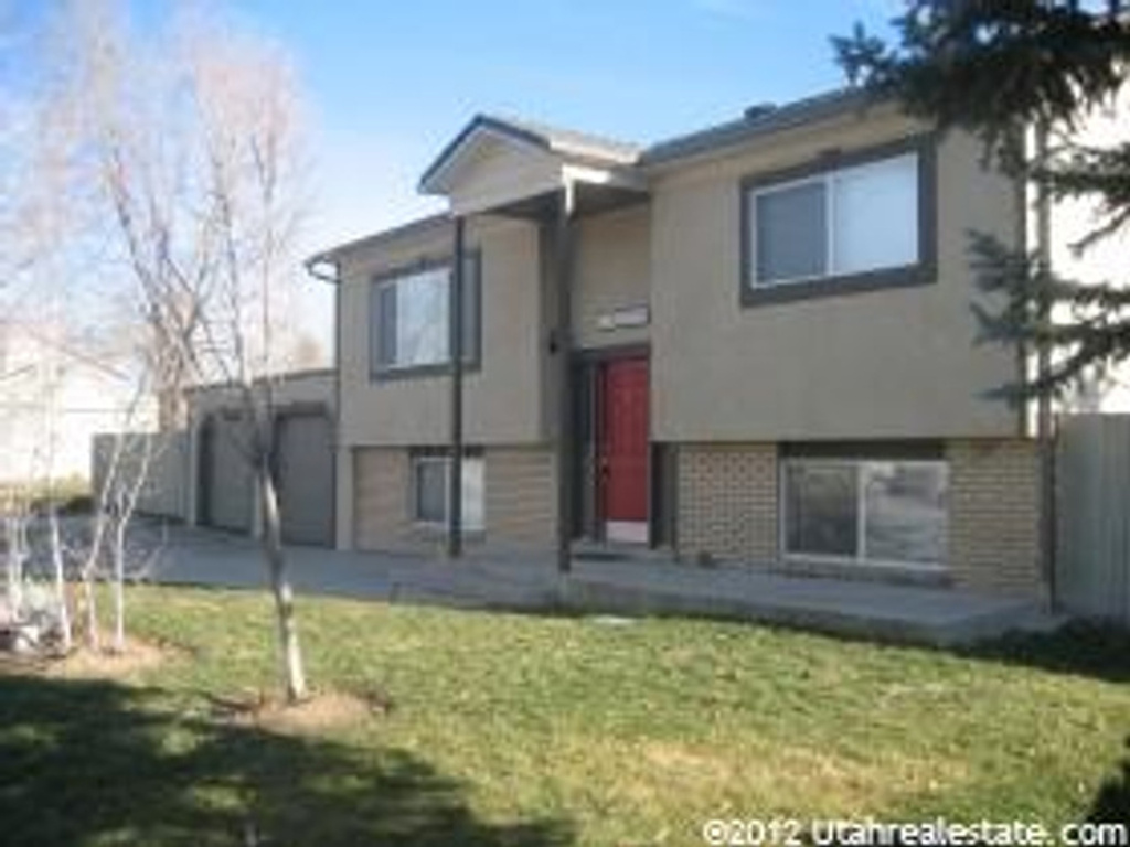 10259 S Mount View Dr E, Sandy, UT 84070