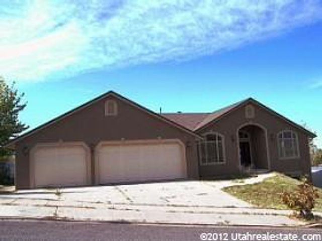 132 Coventry Ln, North Salt Lake, UT 84054