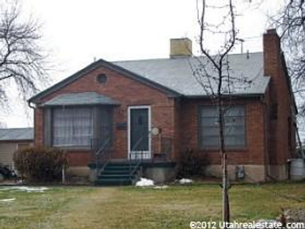 5502 Avalon Dr, Murray, UT 84107
