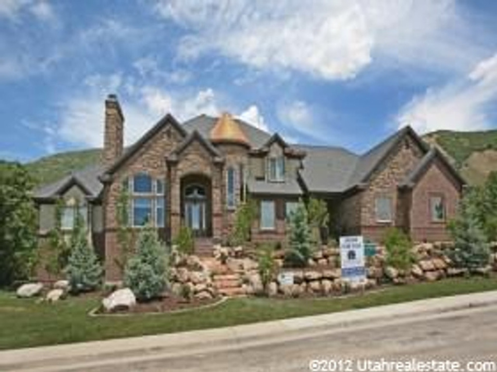 5074 Skyline Dr, Ogden, UT 84403