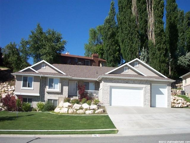 742 E Edgewood Dr S, South Ogden, UT 84403