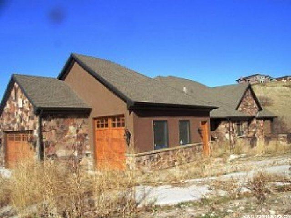 329 E Hidden Lakes Dr, Bountiful, UT 84010
