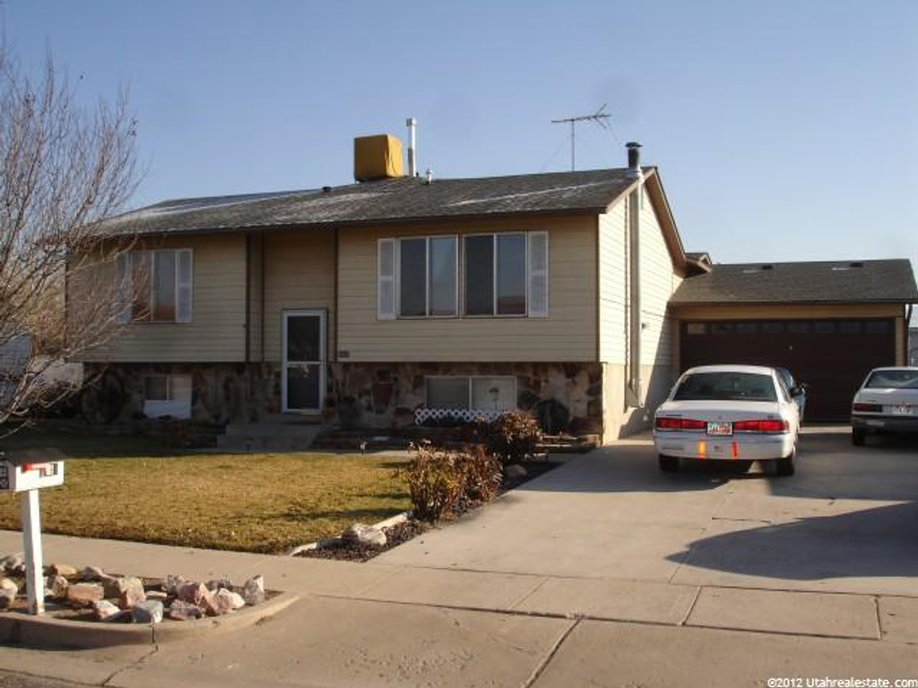 5568 S 3925 W, Roy, UT 84067