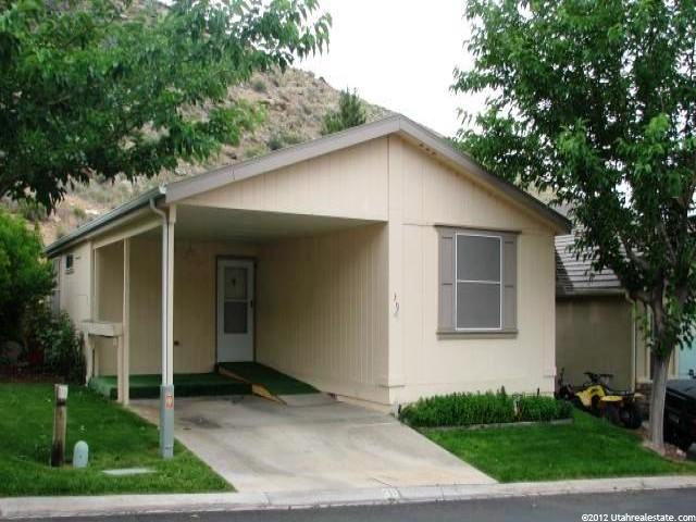39 Redbluff Dr, Hurricane, UT 84737
