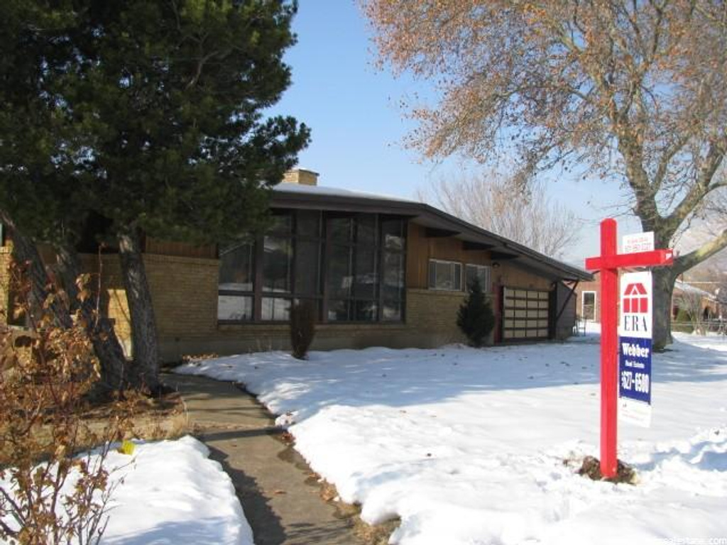 895 Simoron Dr, Ogden, UT 84404