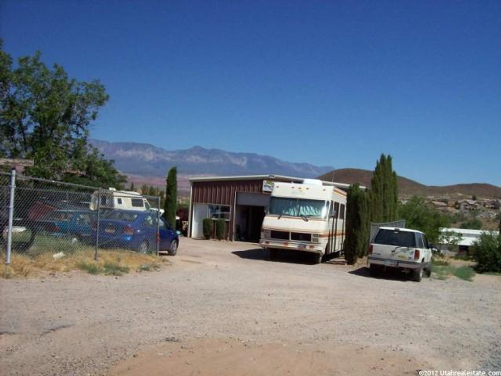 65 N 1510 W, Hurricane, UT 84737