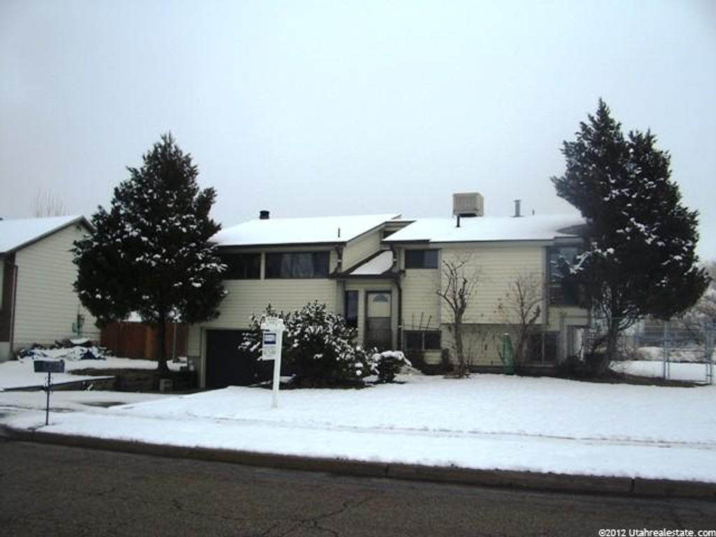 5694 S 3925 W, Roy, UT 84067