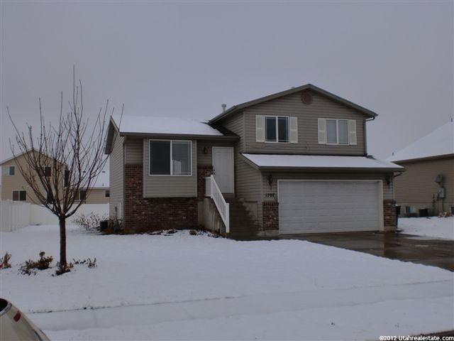 1707 N 2340 W, Clinton, UT 84015