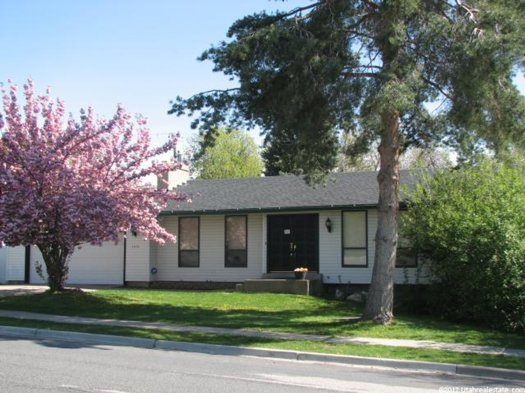1456 E Nicholls Rd S, Fruit Heights, UT 84037