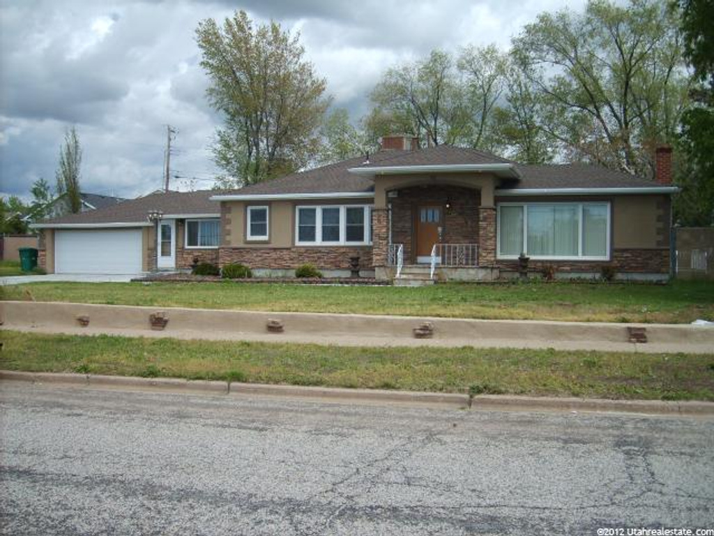 4916 S 2500 W, Roy, UT 84067