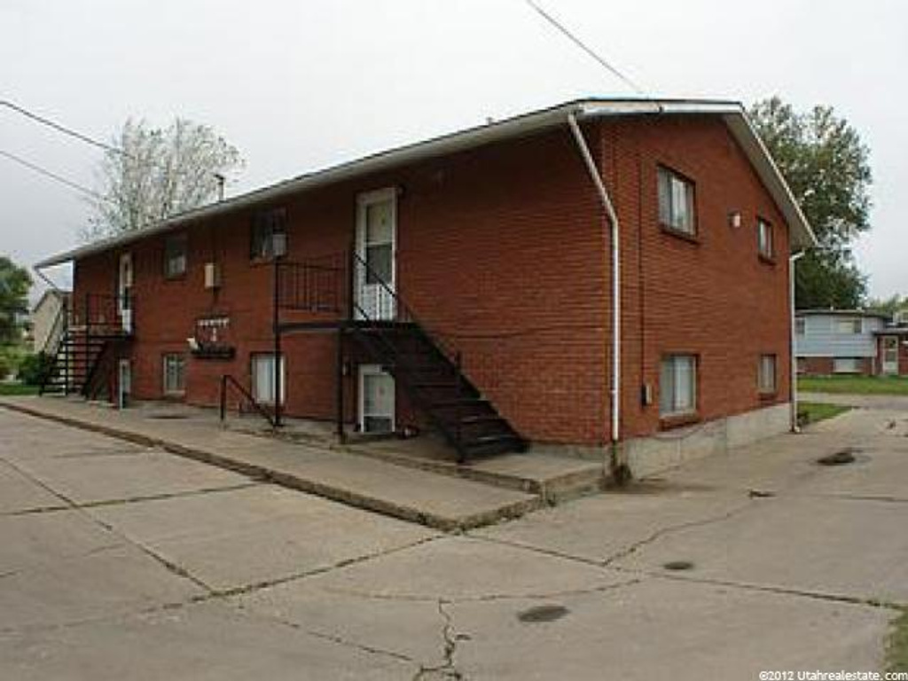 5650 S 2570 W, Roy, UT 84067
