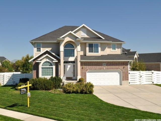 1445 S Prestwick Dr, Syracuse, UT 84075