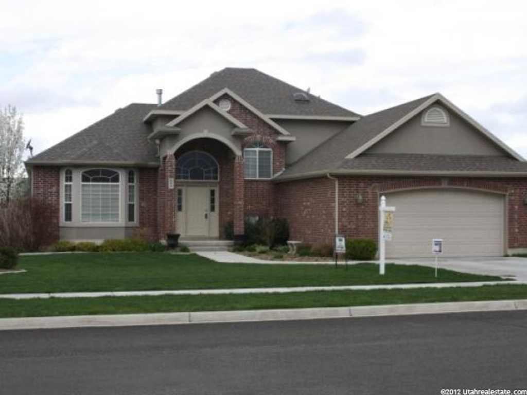 695 N 2375 W, Layton, UT 84041
