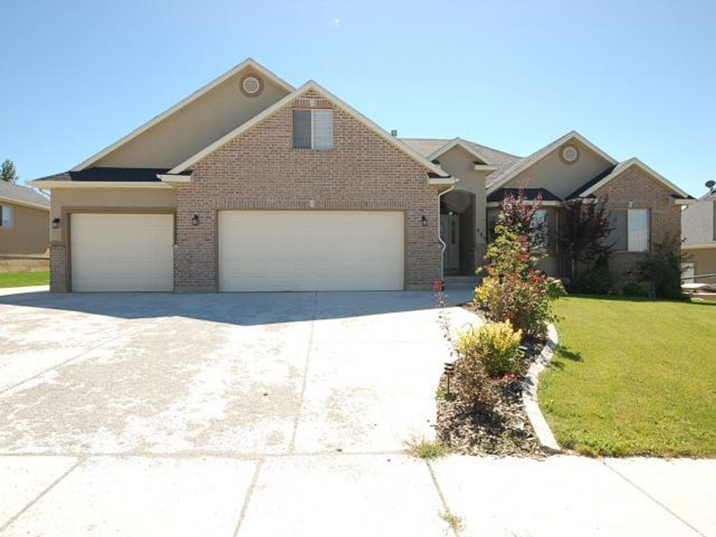 905 W 2325 S, Perry, UT 84302