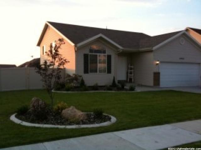 4095 S Lily Dr W, Roy, UT 84067