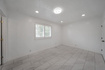 Photo 4 for 665 E Howard Dr