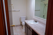 Photo 3 for 1040 E Quail Park Dr #b