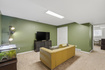 Photo 5 for 962 S Valley View Dr