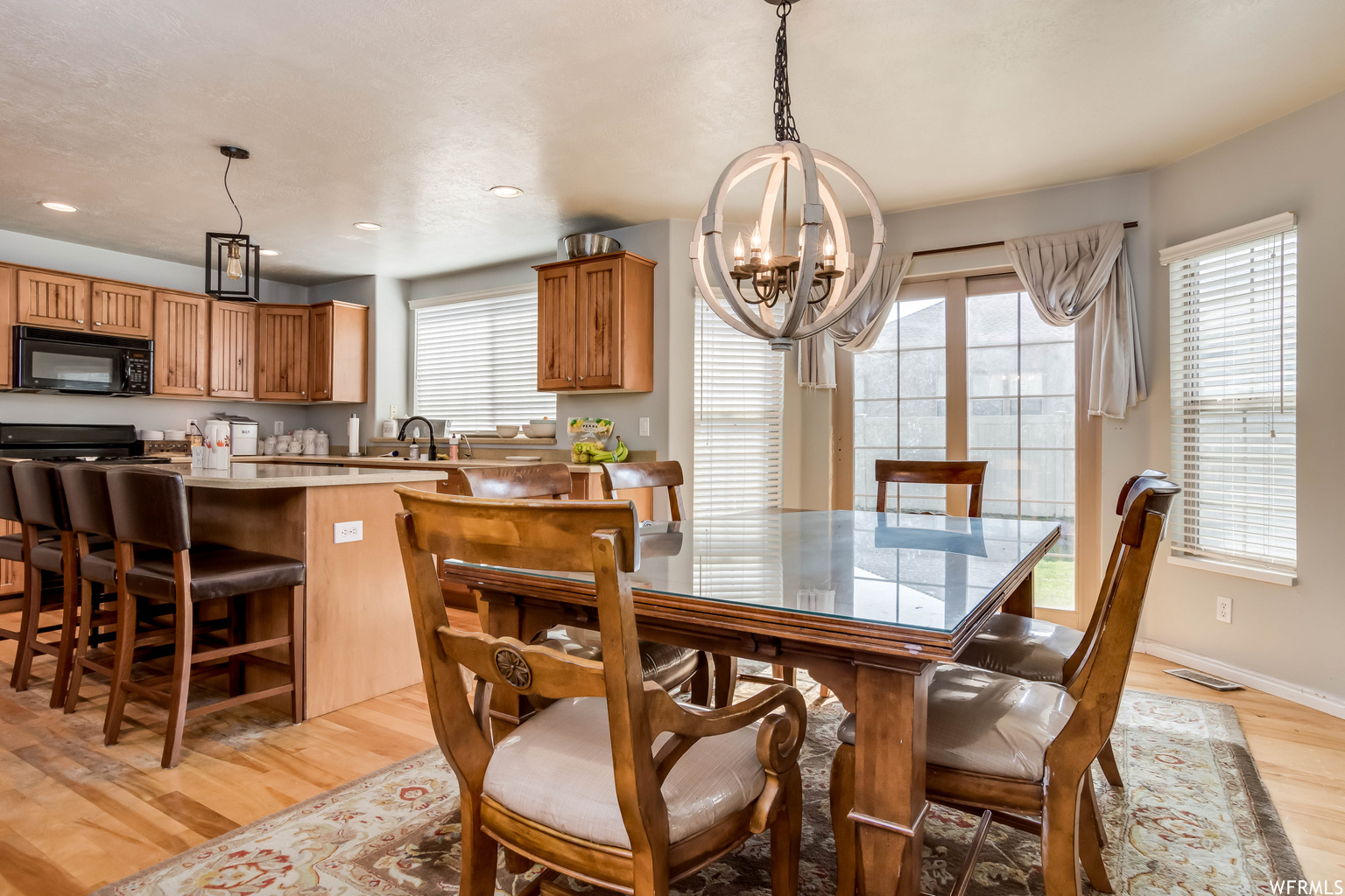 13532 S Warner Way Riverton Ut 84065 Dining