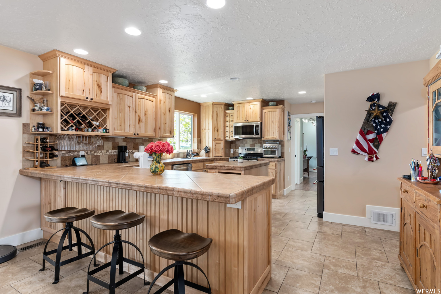 426 S 6700 W West Warren UT 84404 689,900