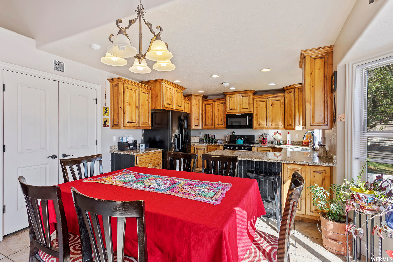 902 N Daniels Dr Centerville UT 84014 690,000