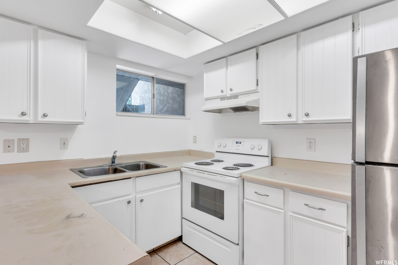 259 E Hill Ave 4 Salt Lake City UT 84107 285,000