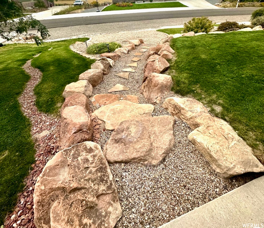 7296 N Ridge Rd Lake Point UT 84074 799,000