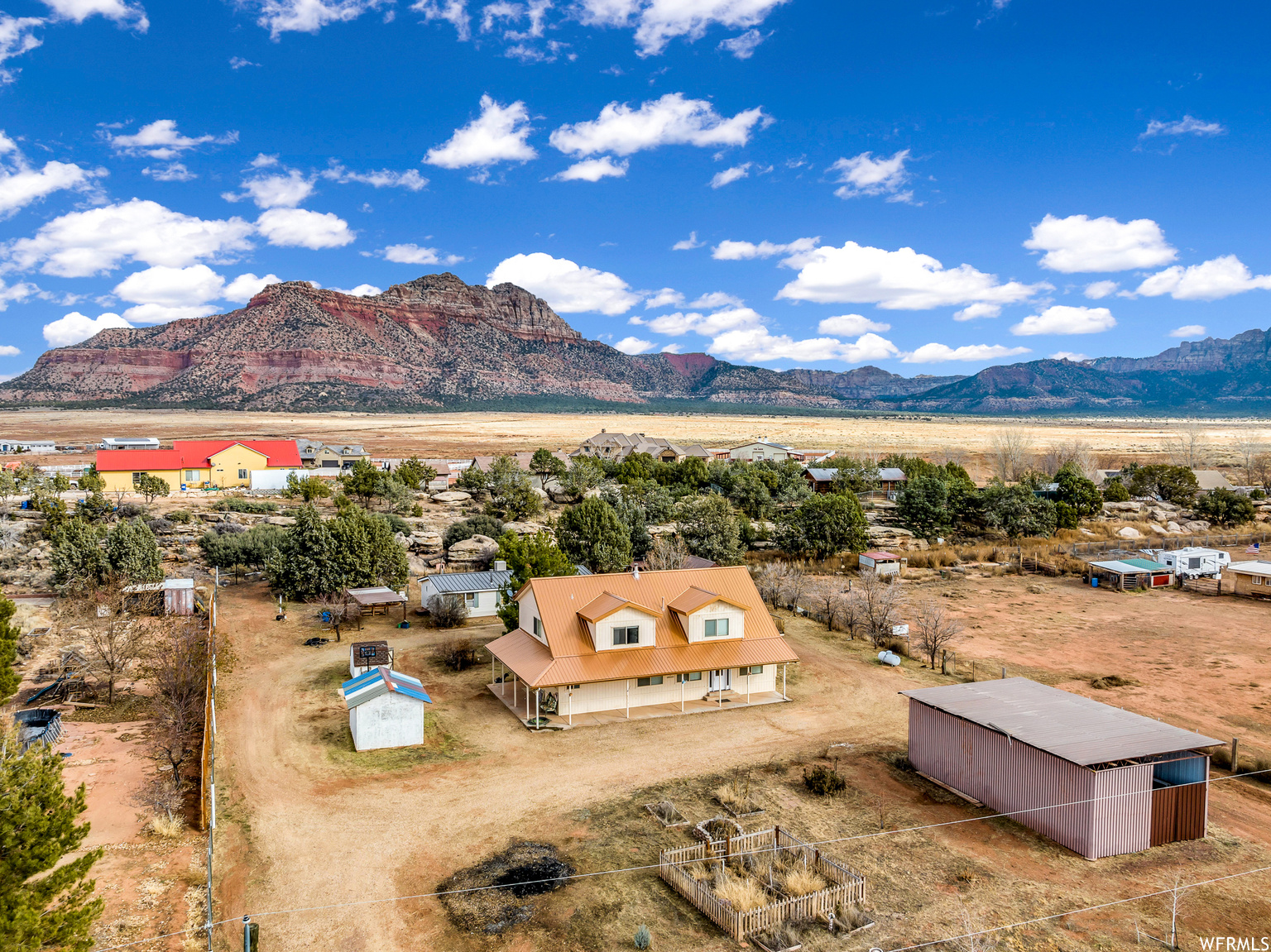 1364 N Rome Way Apple Valley UT 84737 549,999