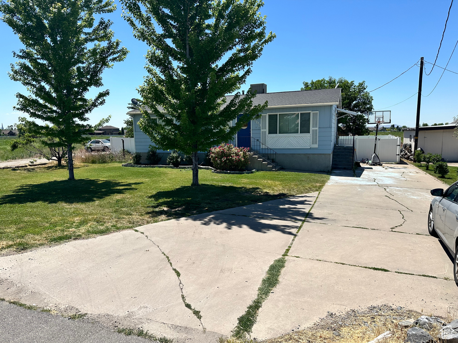 581 E COMPASS CIR N, North  Salt  Lake, UT, 84054