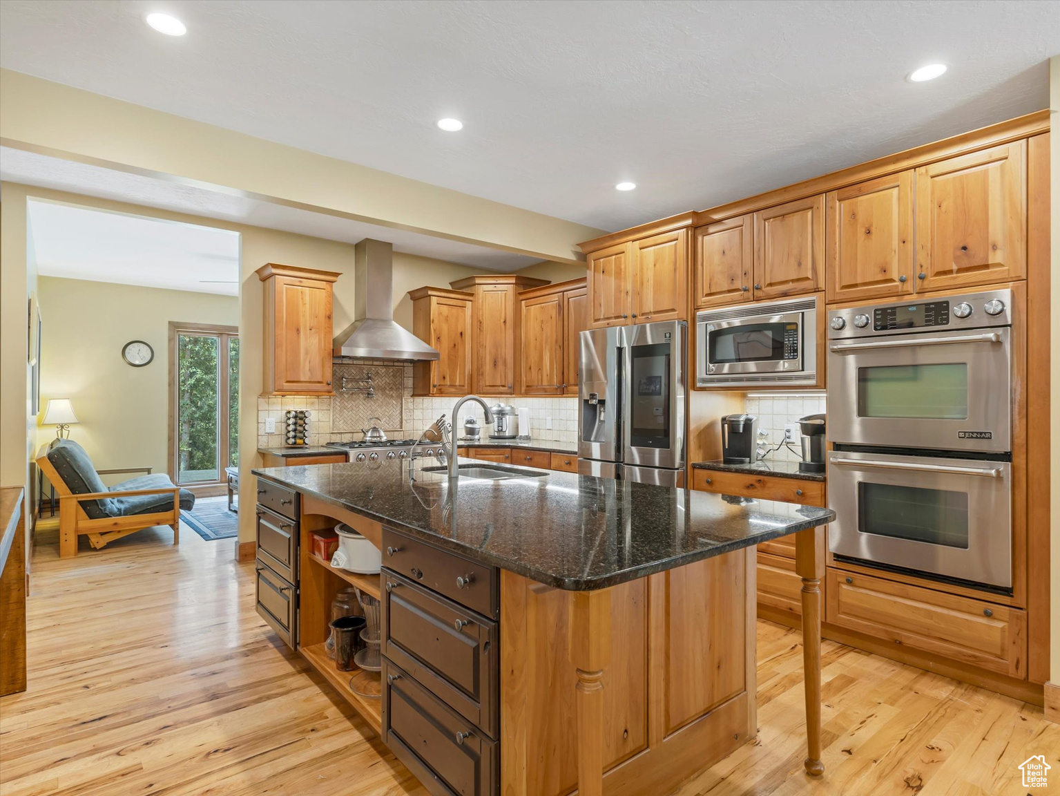 422 S MARYFIELD DR, Salt  Lake  City, UT, 84108