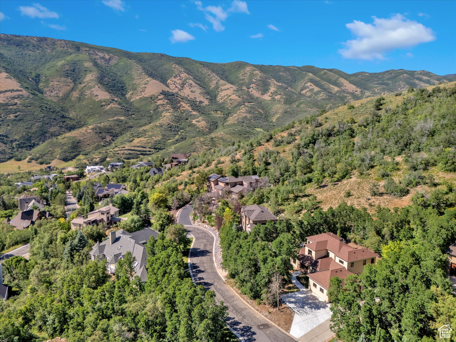 422 S MARYFIELD DR, Salt  Lake  City, UT, 84108