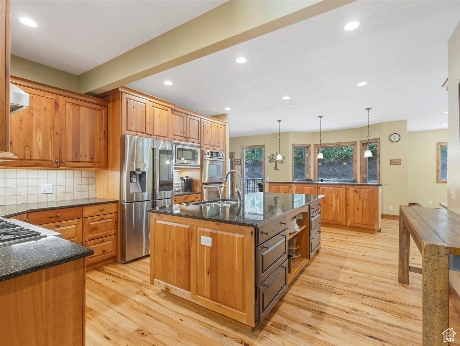 422 S MARYFIELD DR, Salt  Lake  City, UT, 84108