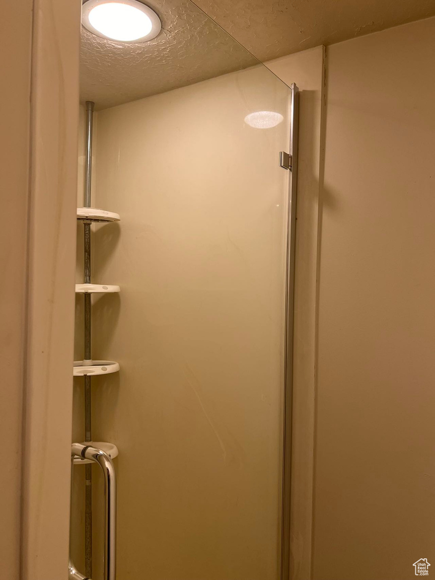 3383 W 6880 S, West  Jordan, UT, 84084