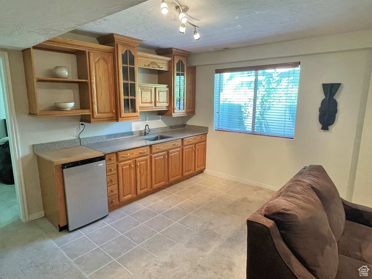 2009 E SWEETBRIAR LN, Sandy, UT, 84092