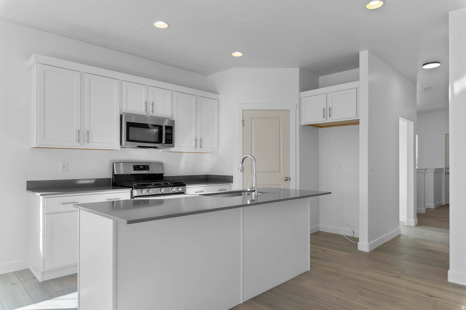 8203 W GALLATIN PEAK RD, Magna, UT, 84044